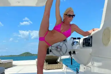 Анастасия Волочкова показала первый шпагат 2020 года