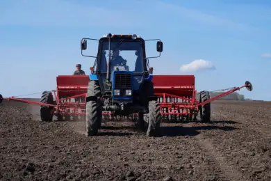 Фермеров будут беспрепятственно пропускать через блокпосты — аким Карагандинской области