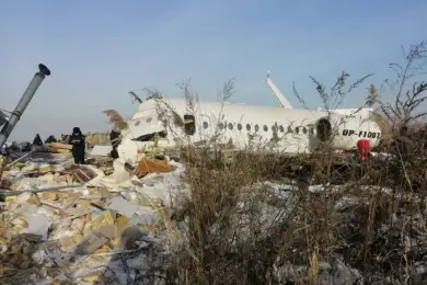 Одна из причин крушения самолета Bek Air — афёры с землёй возле взлетной полосы