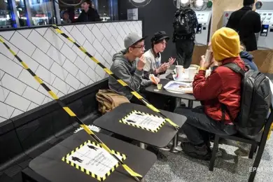 Притормозили экономику. Жесткий карантин вводит Швеция