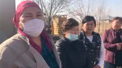 Учителя Казахстана жалуются на поборы