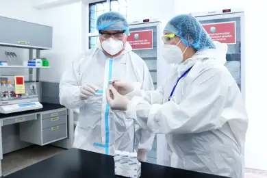 Казахстан приступает к вакцинации вакциной QazCovid-in