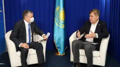 кадр из видео