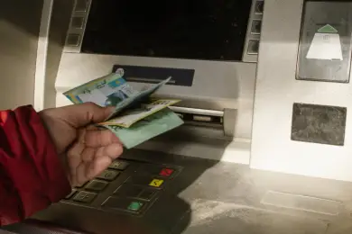 После использования наличных денег мойте руки — Роспотребнадзор