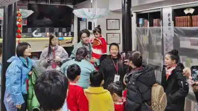 Димаш Кудайберген с детьми, @dimash_eurasianfanclub