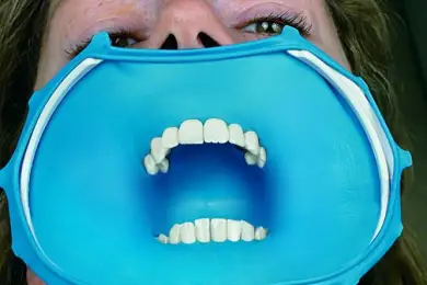 Педагог вуза сломала челюсть девушке — Караганда в шоке!