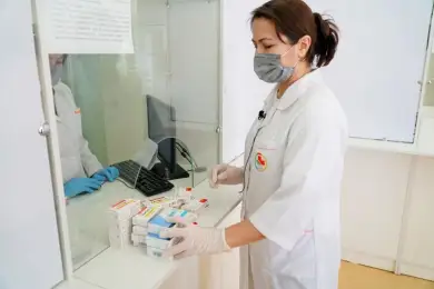 Пожилым людям лекарства и маски будут доставлять на дом — акимат Нур-Султана