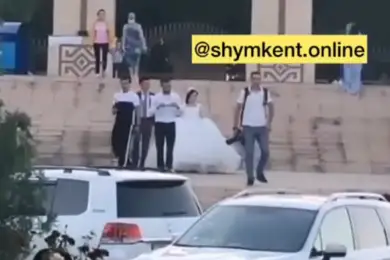 Молодожены Шымкента решили сыграть свадьбу во время карантина