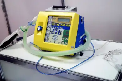 Мамин поручил обеспечить больницы страны аппаратами ИВЛ