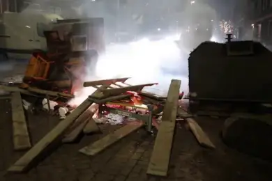 Протест против карантина ознаменовался взрывом моста. Видео