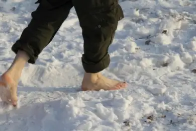 Удирал босиком: вора застукала хозяйка дома в Арыси