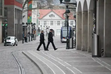 Власти Германии запретили собираться больше двух человек