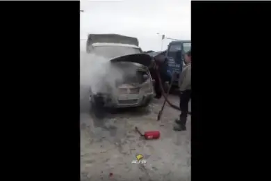 Загоревшуюся ГАЗель потушили фекалиями