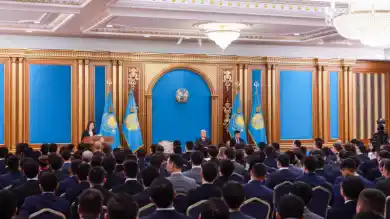 Токаев выслушал мнение своих 300 кадровых резервистов