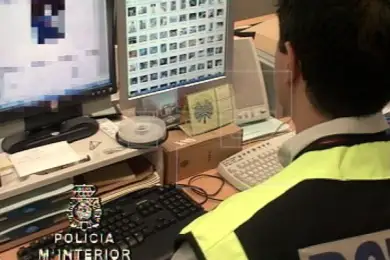 Арестованы участники педофильского чата в WhatsApp из 11 стран мира