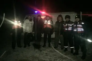 На Капшагайском водохранилище троих рыбаков унесла льдина