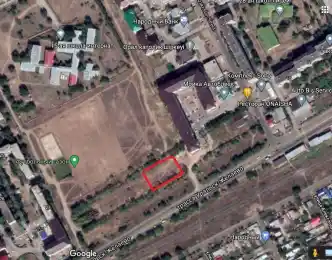 один из земельных участков