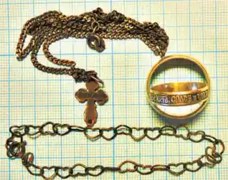 те самые крестики и кольцо. 