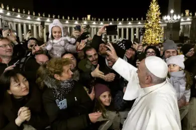 Папа Римский объяснил, почему ударил женщину