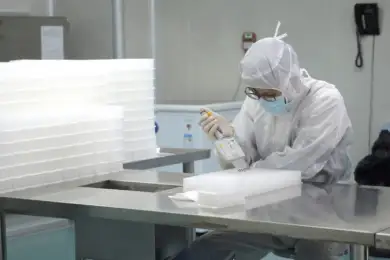 Врачи рассказали про двух больных коронавирусом в Караганде