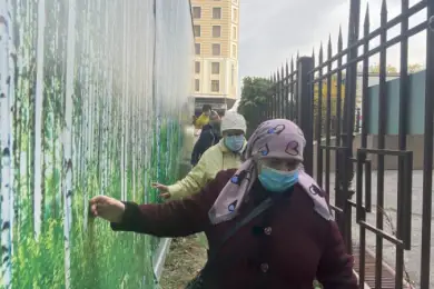 Именем Назарбаева просят назвать сквер в Алматы