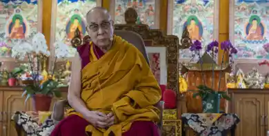 Молитвы за спасение мира от коронавируса совершают Далай-лама и Папа Римский