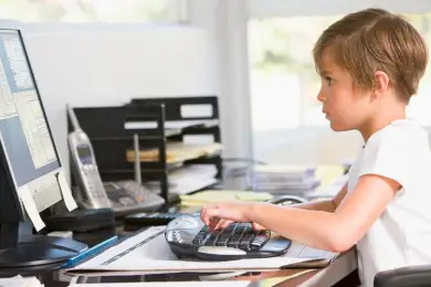 Казахстан готовится разрешить онлайн-школы и обучение на дому