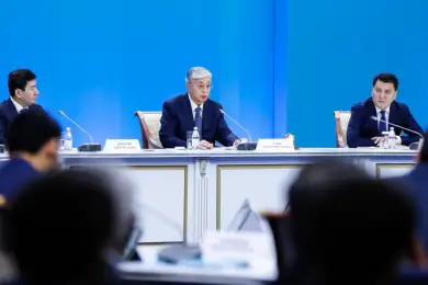 Вдвое снизят численный порог для регистрации партии в Казахстане