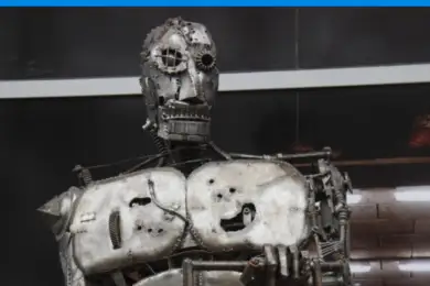 Перестрелка. Человек-терминатор удивил после стрельбы по нему из автомата Калашникова