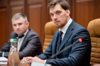 Отставка украинского премьер-министра не состоялась. Зеленский его не отпустил