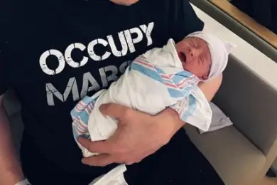 Незаконное имя. Илон Маску не разрешили назвать сына цифрами