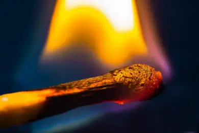 Поссорилась и подожгла себя на улице: в Шымкенте женщина совершила самоподжог