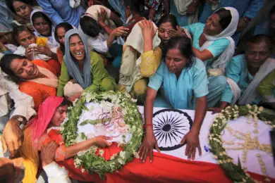 Женщина восстала из мёртвых, испугав всех на своих похоронах