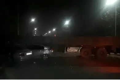 КамАЗ протаранил 11 машин в Шымкенте. Видео