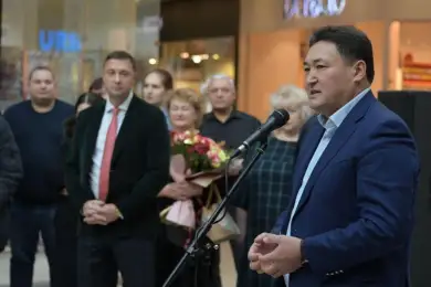 «Не дождетесь»: Булат Бакауов работает как обычно