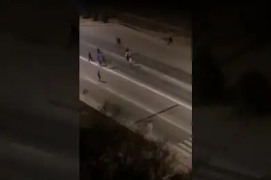 Массовая драка произошла на улице в Актау. Видео