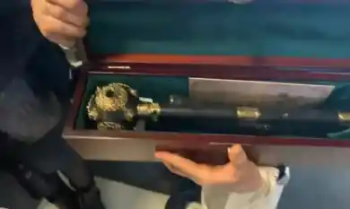 кадр из видео