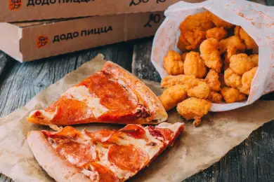 Неизвестный ограбил пиццерию в Костанае с ножом и в маске