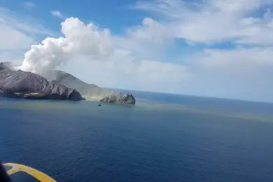 Извержение вулкана на острове White Island: 13 человек погибло 