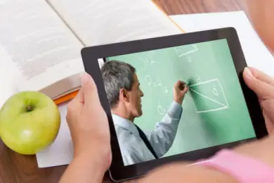 Откройте школы! — депутаты считают, что в Казахстане убивают образование