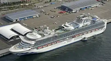 Круизный лайнер Diamond Princess 