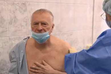 Первому казахстанцу сделали прививку от COVID