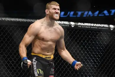 Ян Блахович победил нигерийца Исраэля Адесанью. Полное видео боя