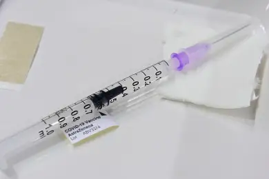 Ирландия приостановила применение вакцины AstraZeneca