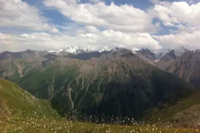 Мальчик сорвался с пика Фурманова в Алматы