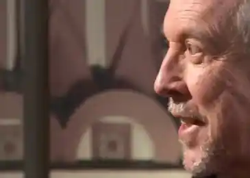 кадр из видео