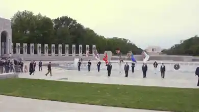 кадр из видео