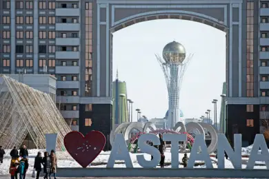 Нур-Султан и Алматы закрывают на карантин