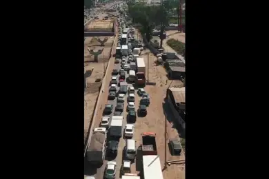 Гигантская пробка образовалась на блокпосту Алматы. Видео