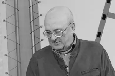 Режиссер фильма «Приключения Электроника» умер в Америке